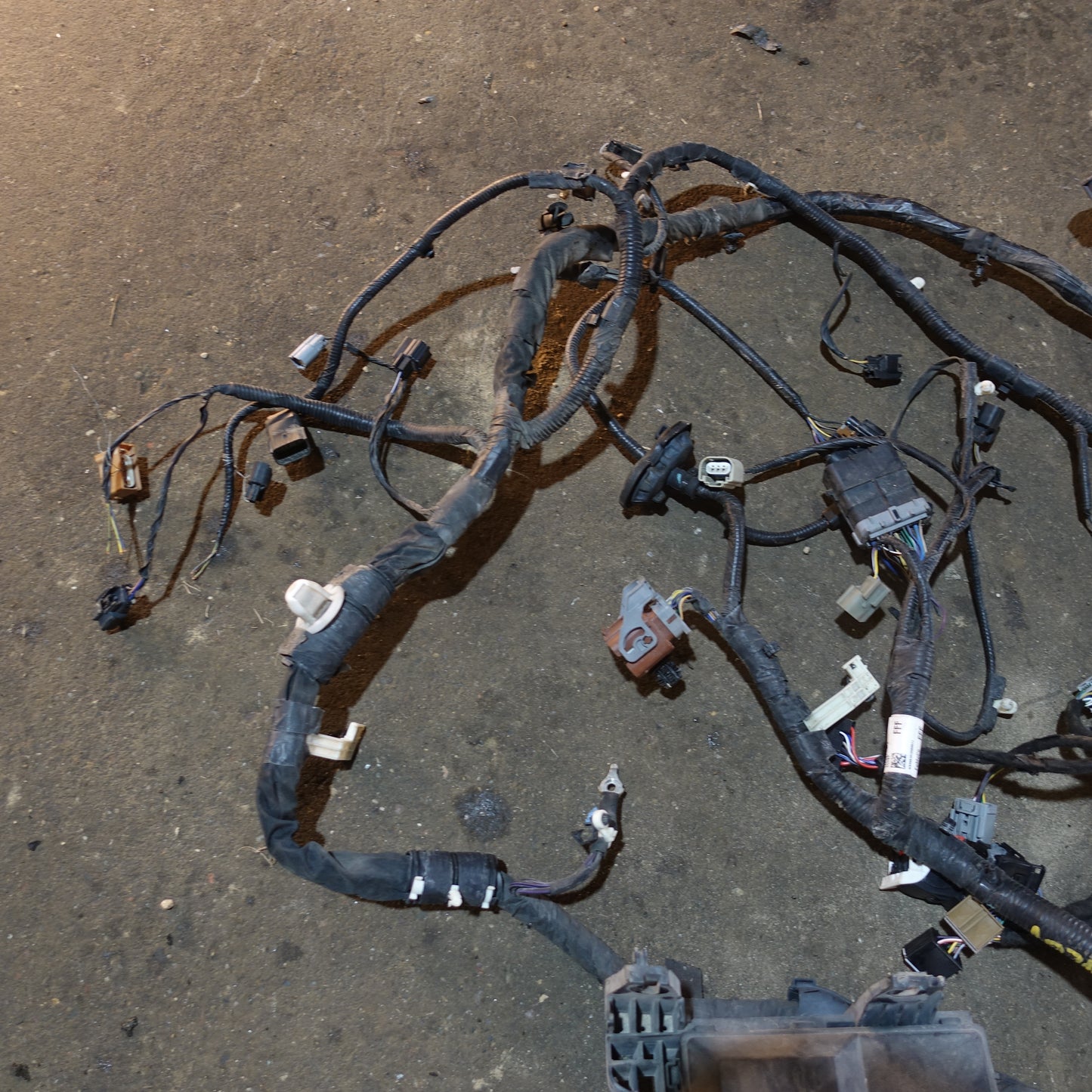 Damaged 2019 Ford F150 2.7L Engine Fuse Box Bay Wire Harness Loom