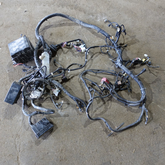 2016 2017 2018 Nissan Titan XD Diesel Engine Fuse Box Positive Battery Cable