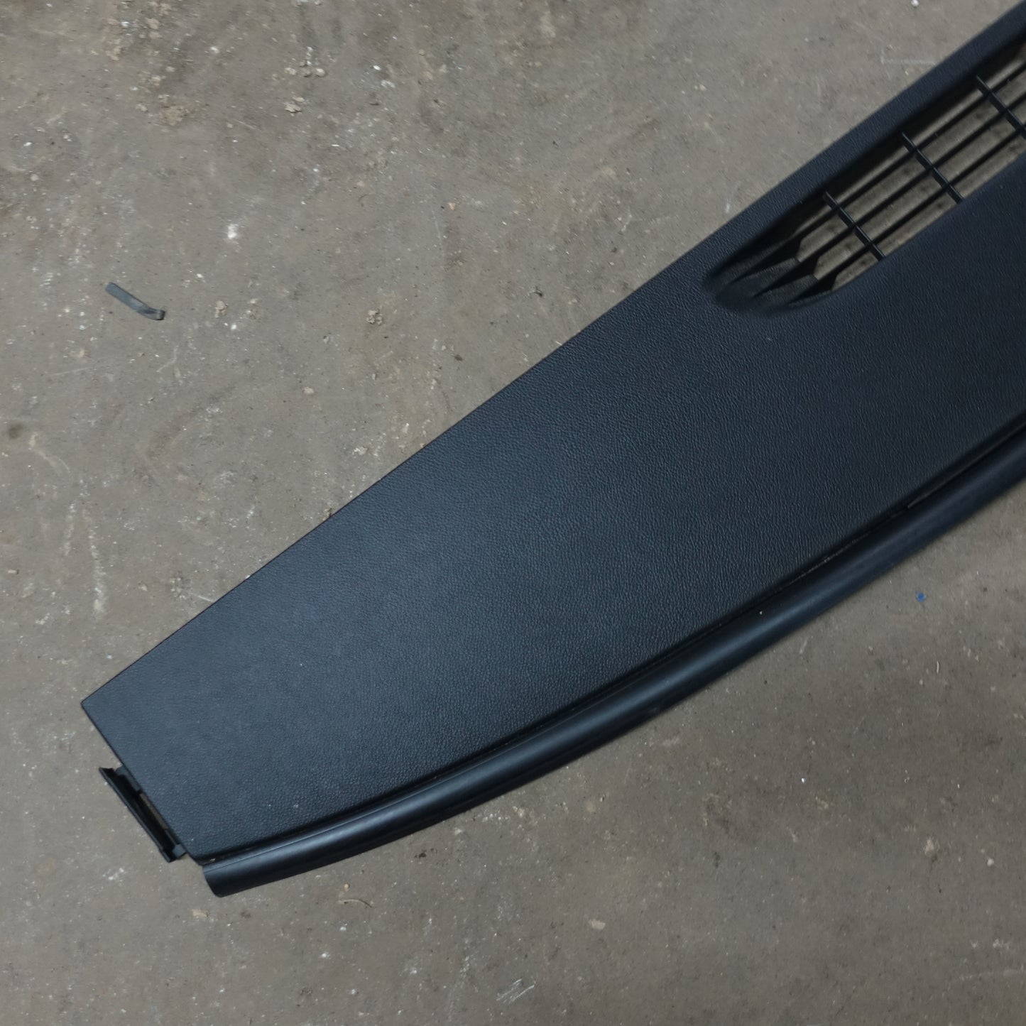 2008 2009 2010 2011 2012 Silverado Sierra Dash Defrost Vent Trim Panel Black OEM