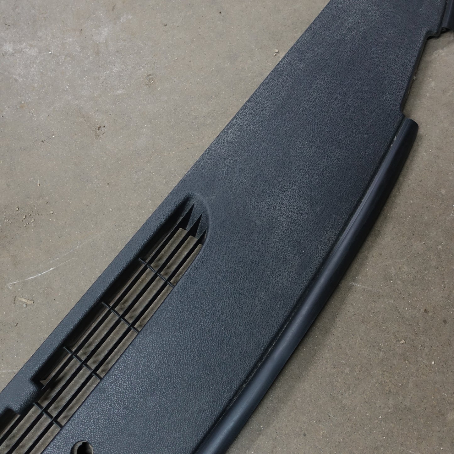2008 2009 2010 2011 2012 Silverado Sierra Dash Defrost Vent Trim Panel Black OEM