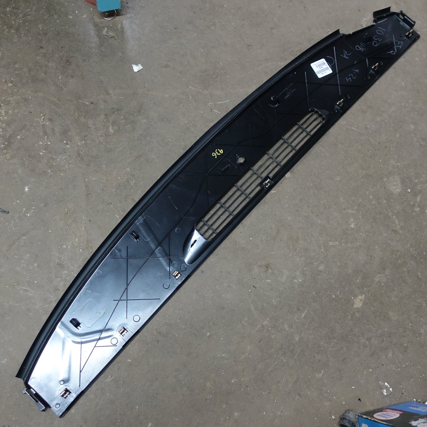 2008 2009 2010 2011 2012 Silverado Sierra Dash Defrost Vent Trim Panel Black OEM