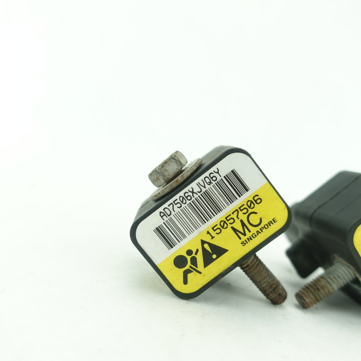 2003 2004 2005 2006 Silverado Sierra Suburban Yukon Front Bumper Impact Sensor