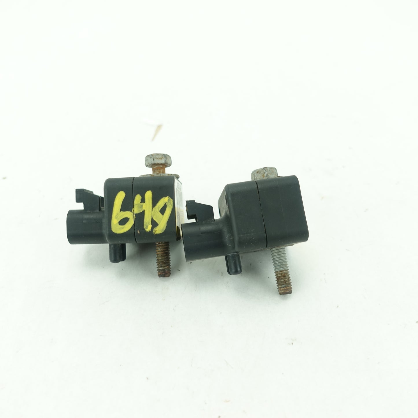 2003 2004 2005 2006 Silverado Sierra Suburban Yukon Front Bumper Impact Sensor