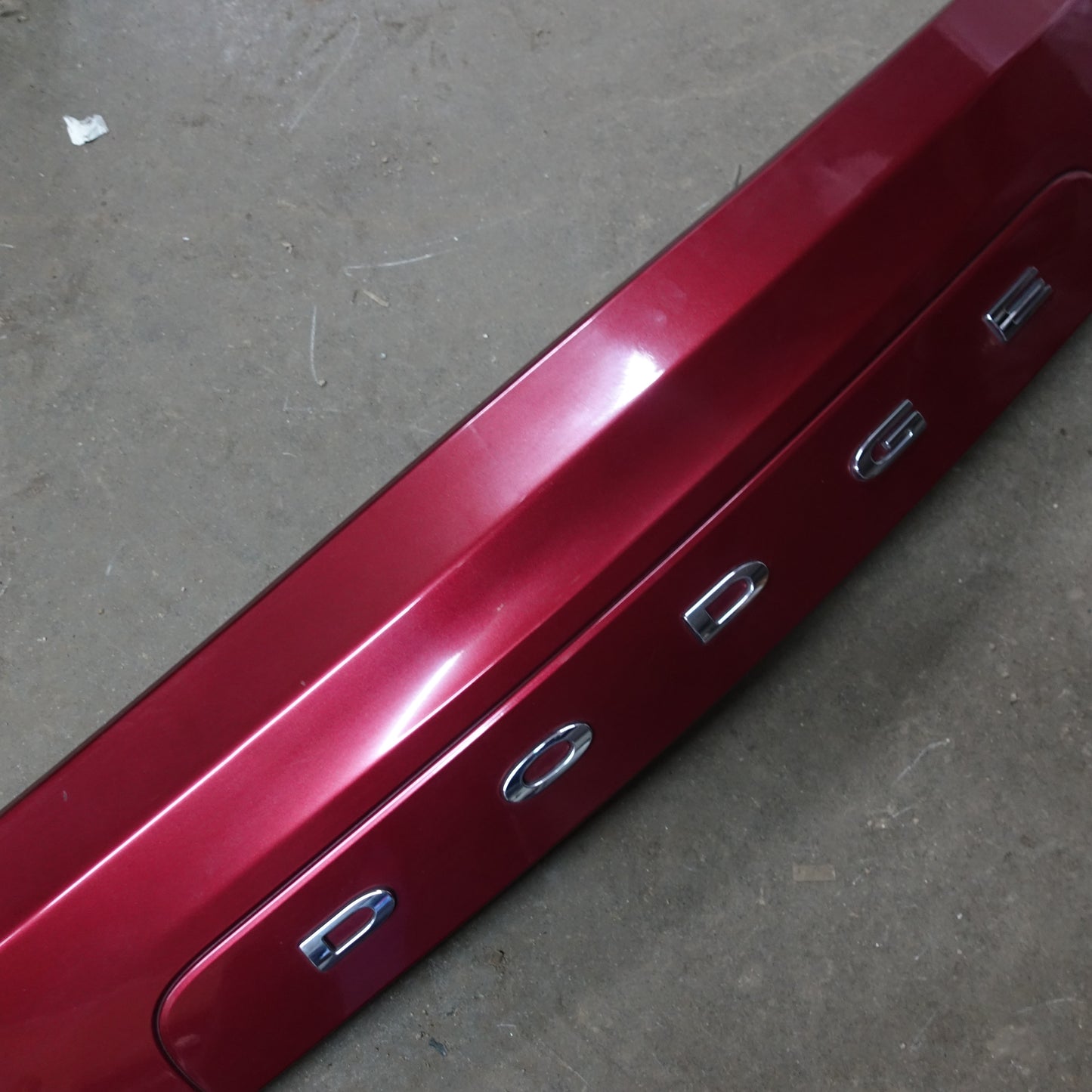 Damage 2011 2012 2013 2014 Dodge Caravan Gate Hatch Emblem Handle Trim Molding