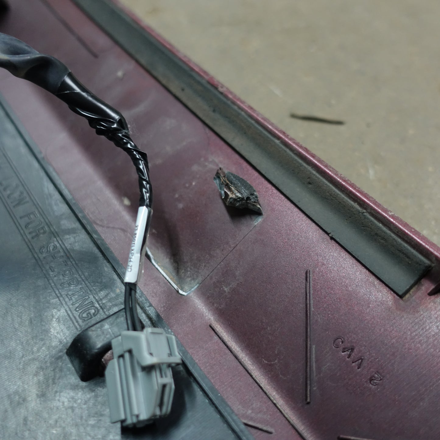 Damage 2011 2012 2013 2014 Dodge Caravan Gate Hatch Emblem Handle Trim Molding