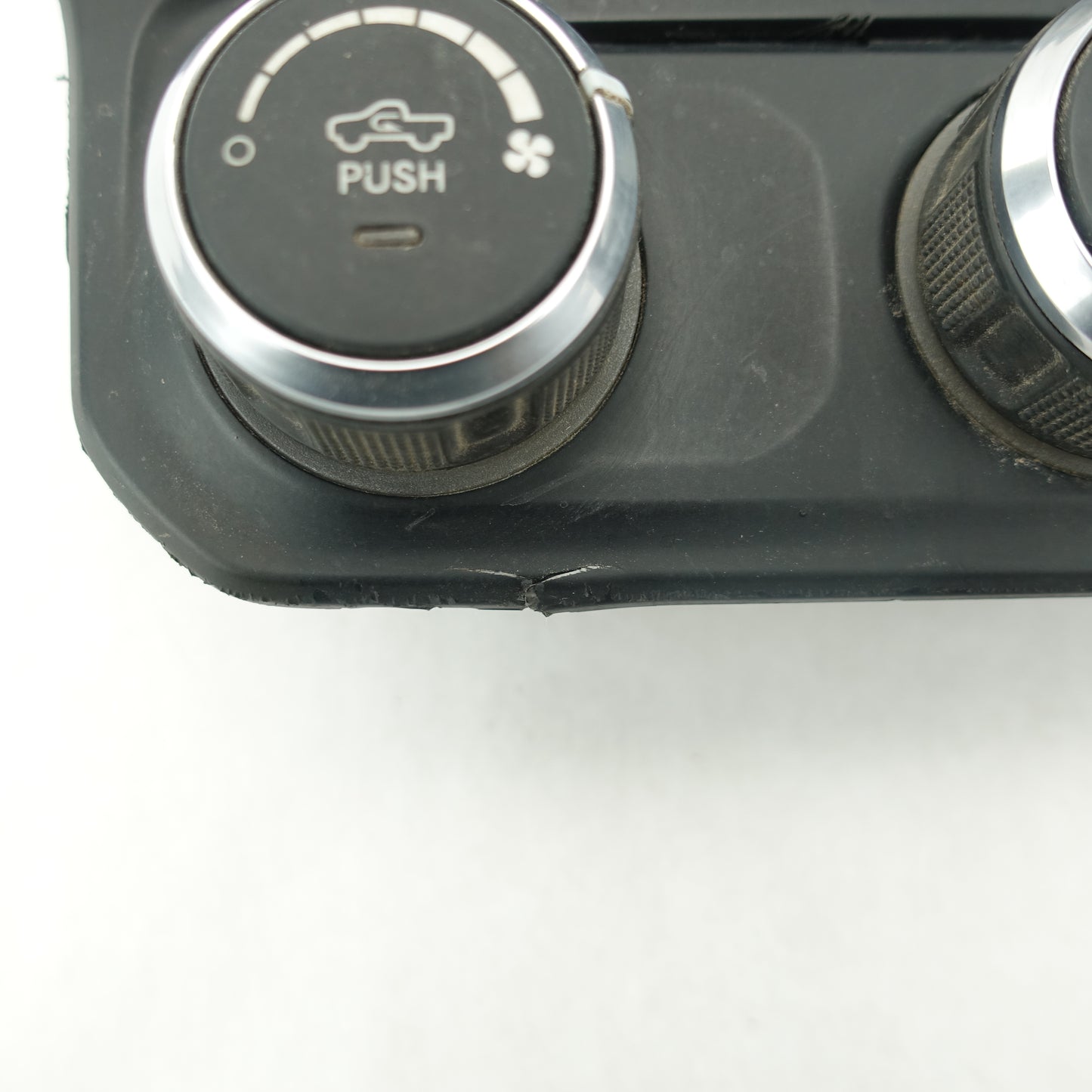 Damage 2020 2021 2022 2023 2024 Ram 3500 Radio Stereo Heat Ac Temp Climate Control