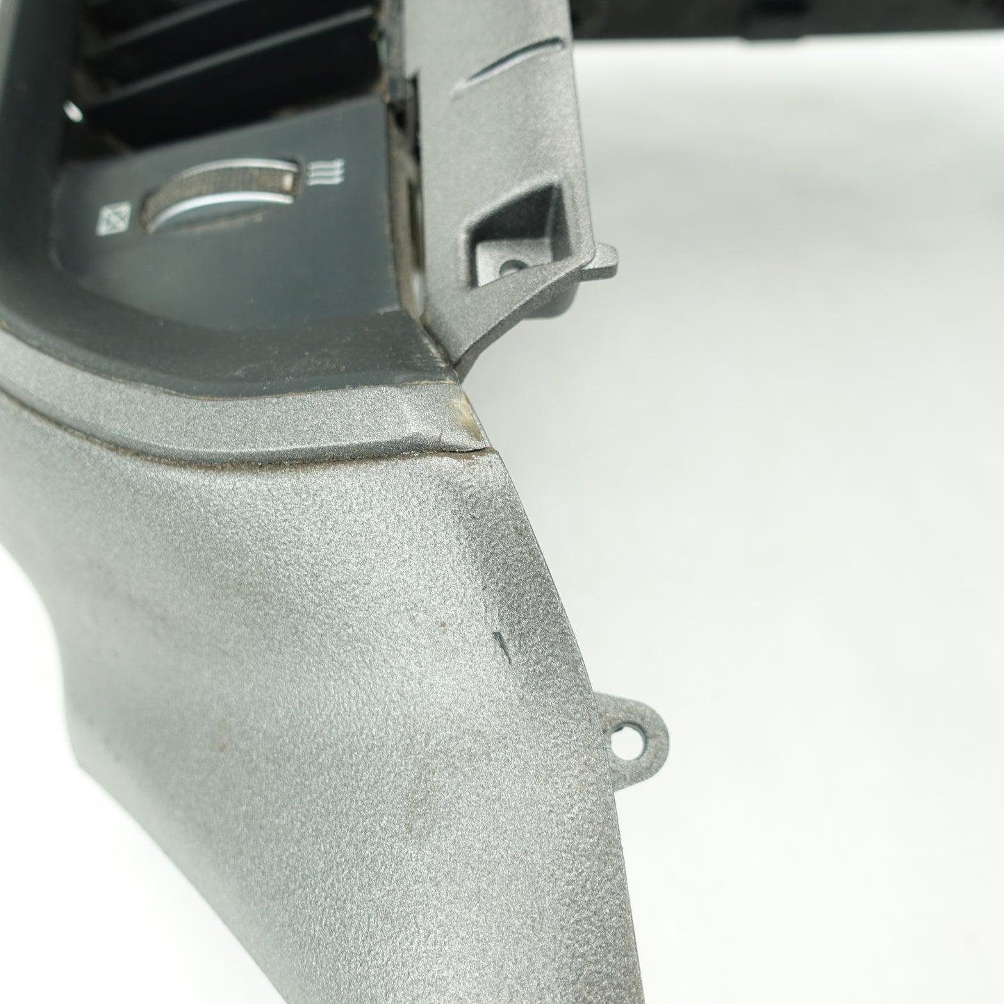 Damage 2019 2020 2021 2022 2023 Ram 1500 2500 3500 Center Dash Radio Vent Trim Bezel