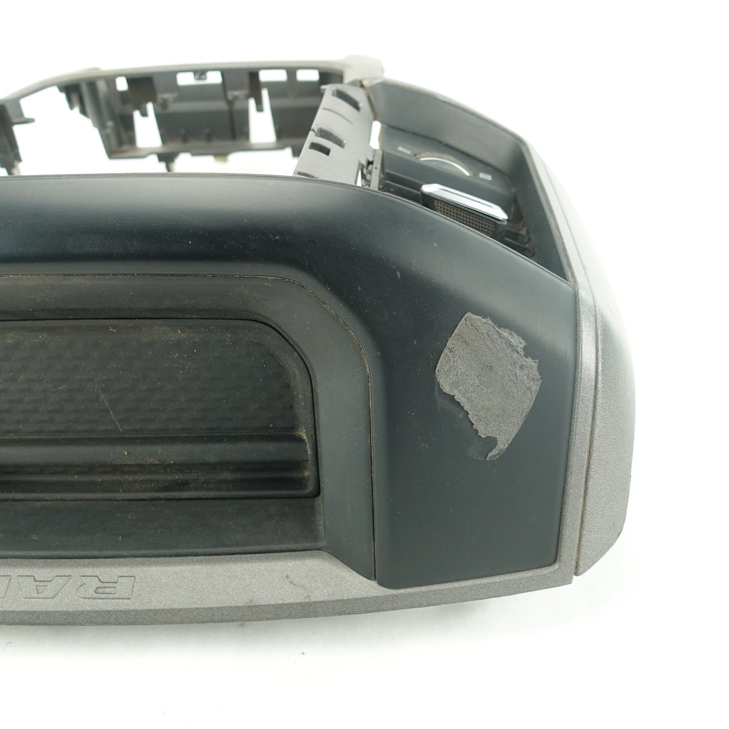 Damage 2019 2020 2021 2022 2023 Ram 1500 2500 3500 Center Dash Radio Vent Trim Bezel