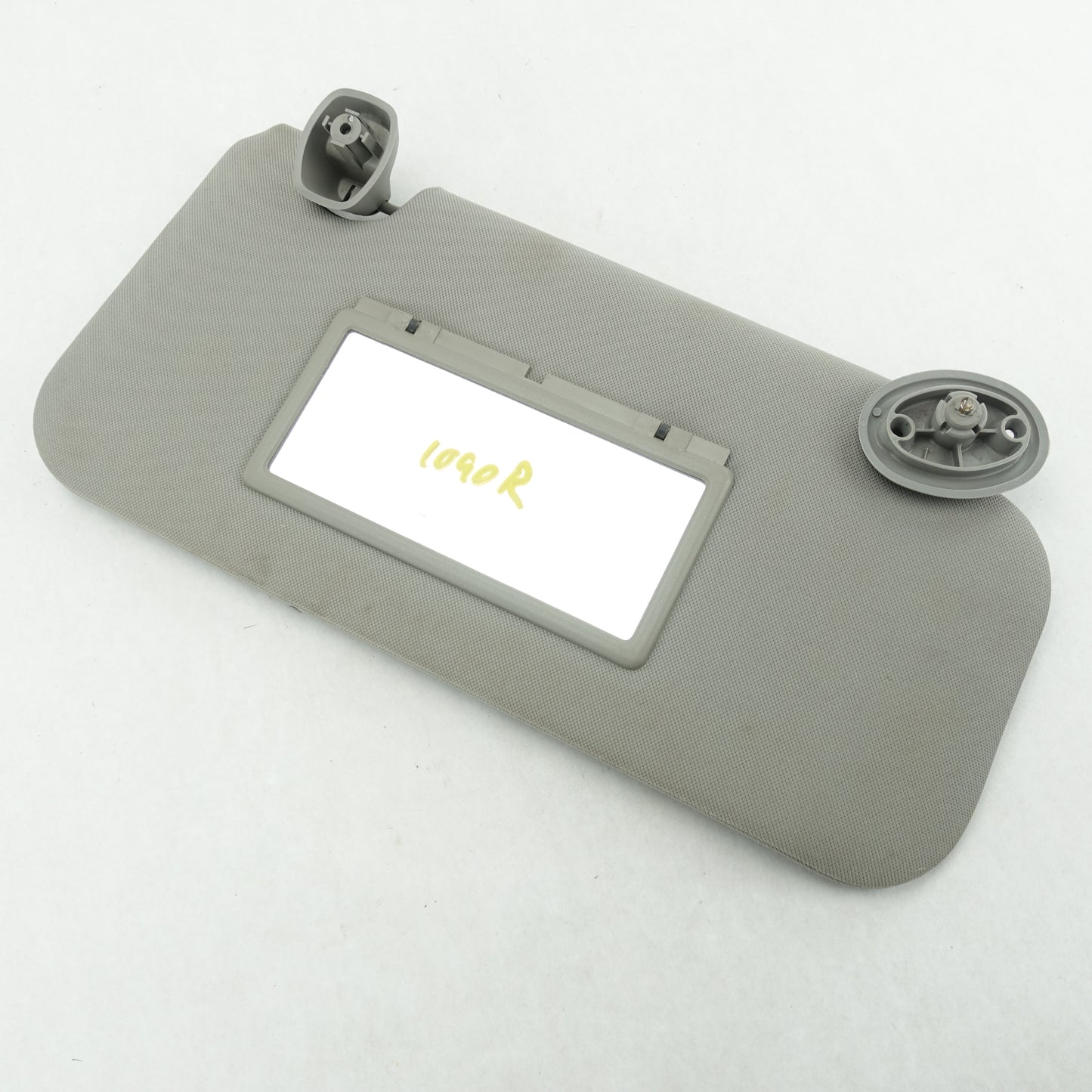 Damage 2006 2007 2008 2009 Pontiac Torrent Passenger Right Sunvisor Sun Visor