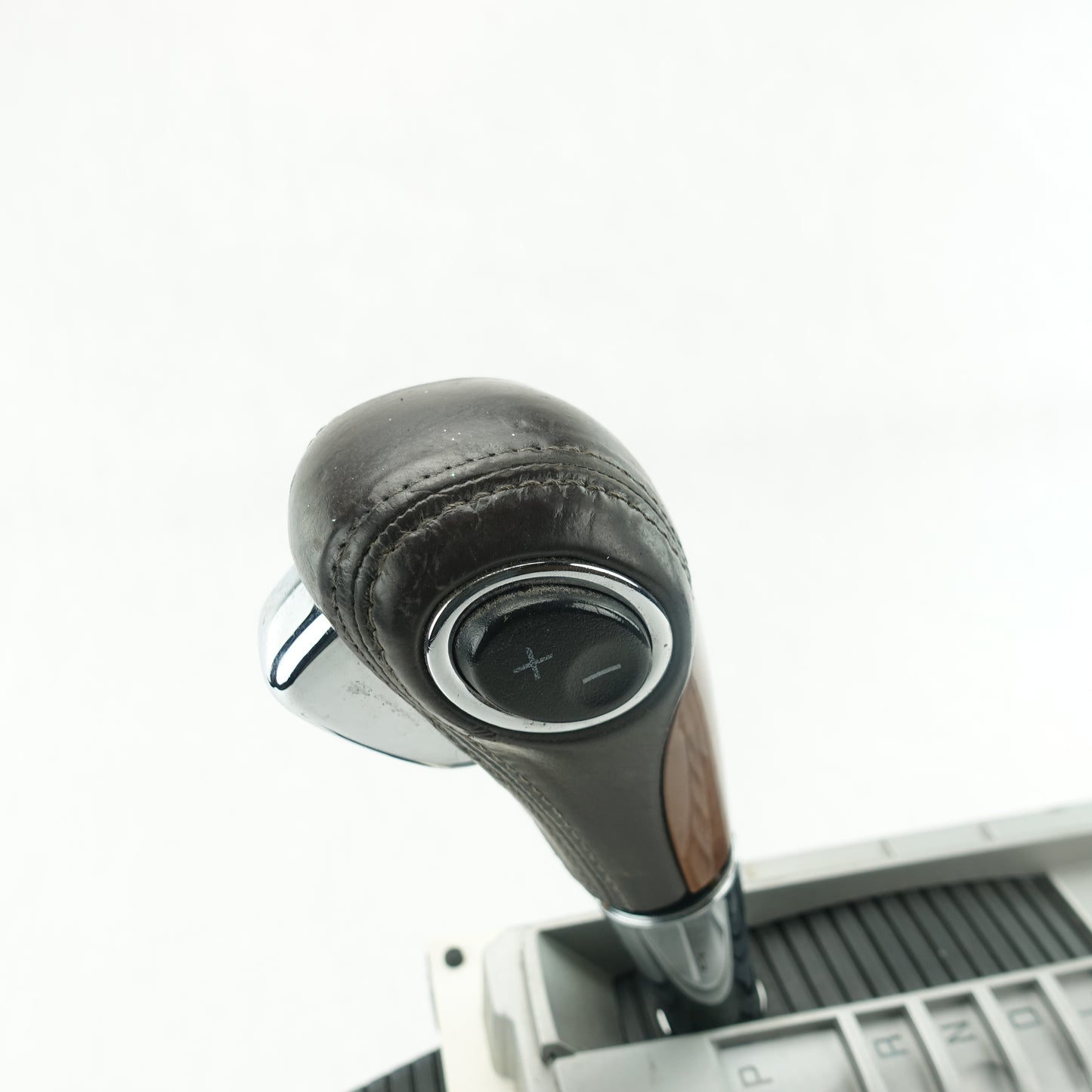 Damage 2008 2009 2010 2011 2012 Buick Enclave Shifter Shift Gear Lever Selector