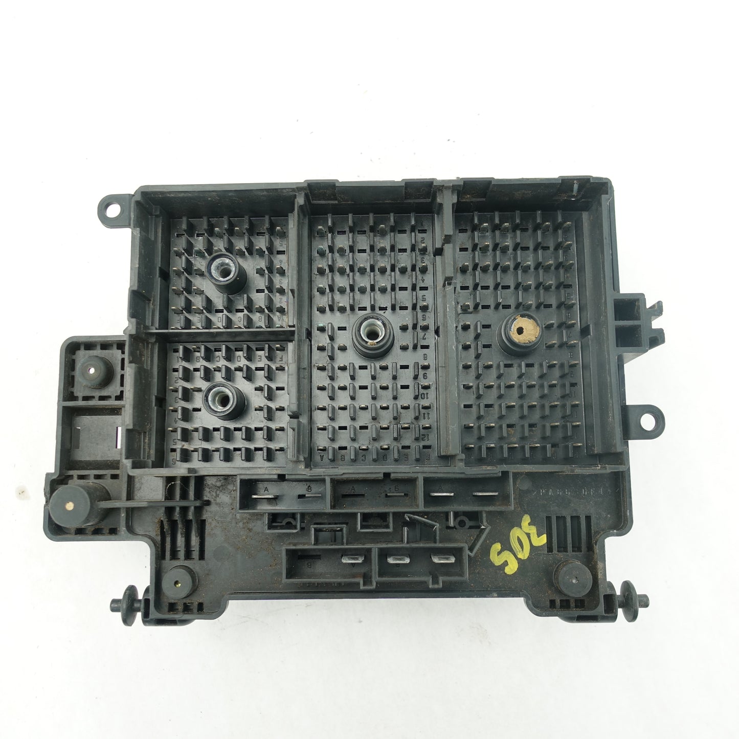 2003 2004 2005 2006 Yukon Suburban Engine Fuse Junction Box