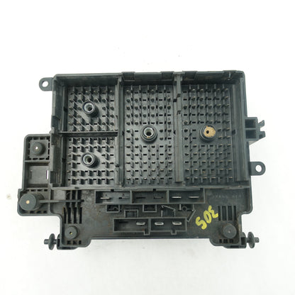 2003 2004 2005 2006 Yukon Suburban Engine Fuse Junction Box