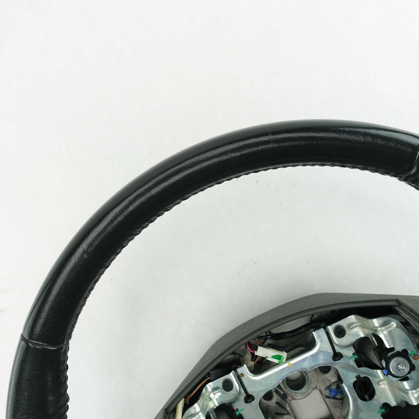 2006 2007 2008 Pontiac Torrent Steering Wheel Black Leather