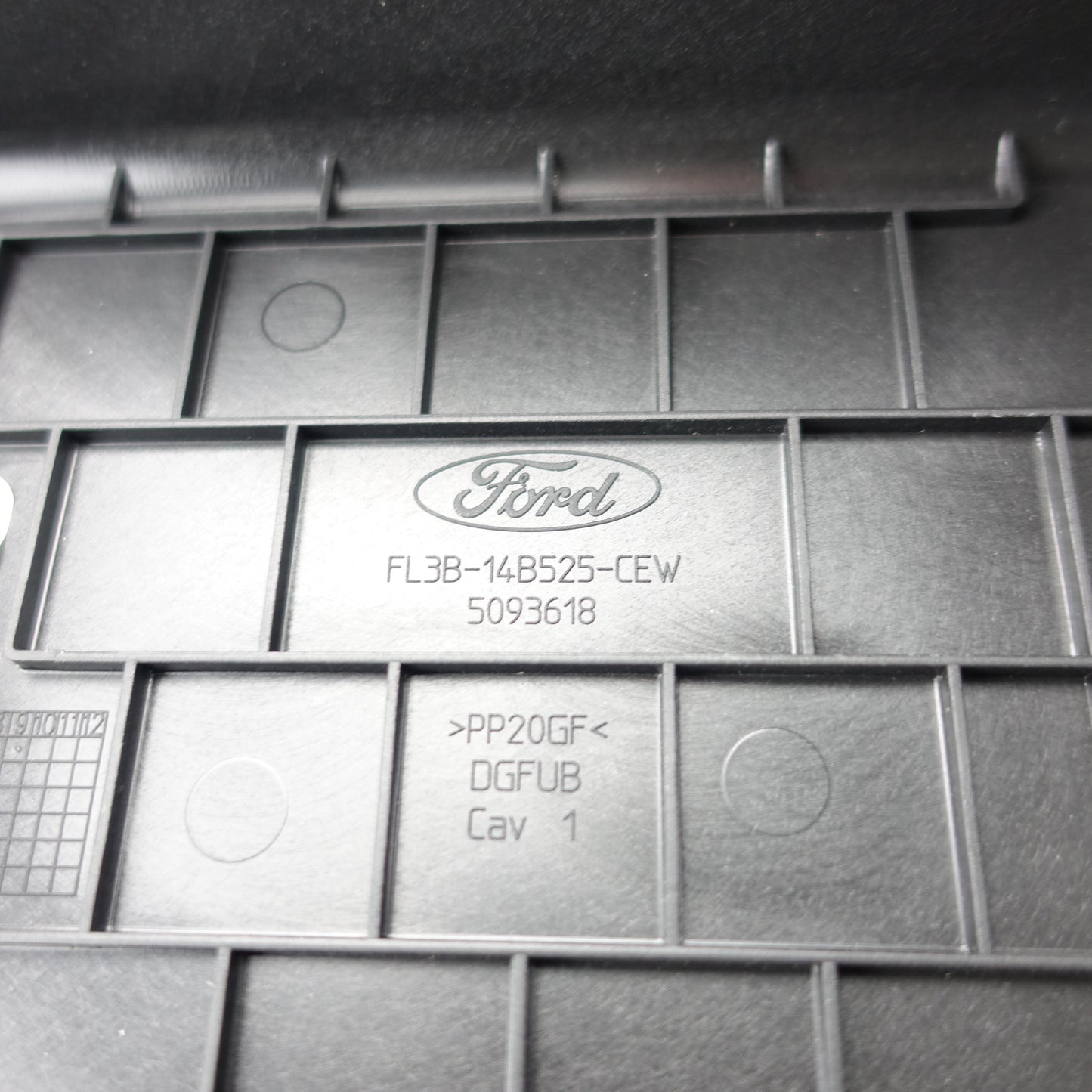2017 2018 2019 2020 2021 2022 Ford F250 F350 Power Inverter Cover Lid