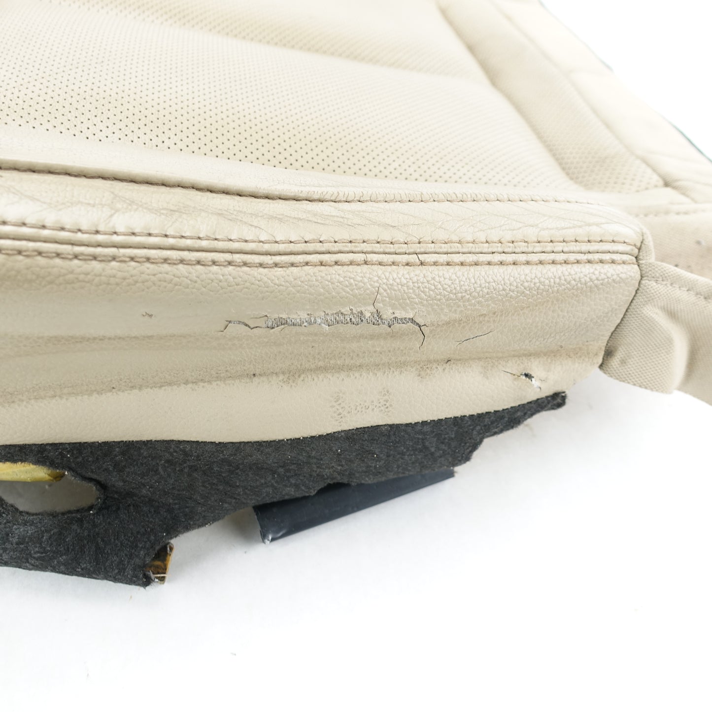 Damage 2016 2017 2018 2019 Nissan TITAN XD Driver Left Front Lower Seat Cushion