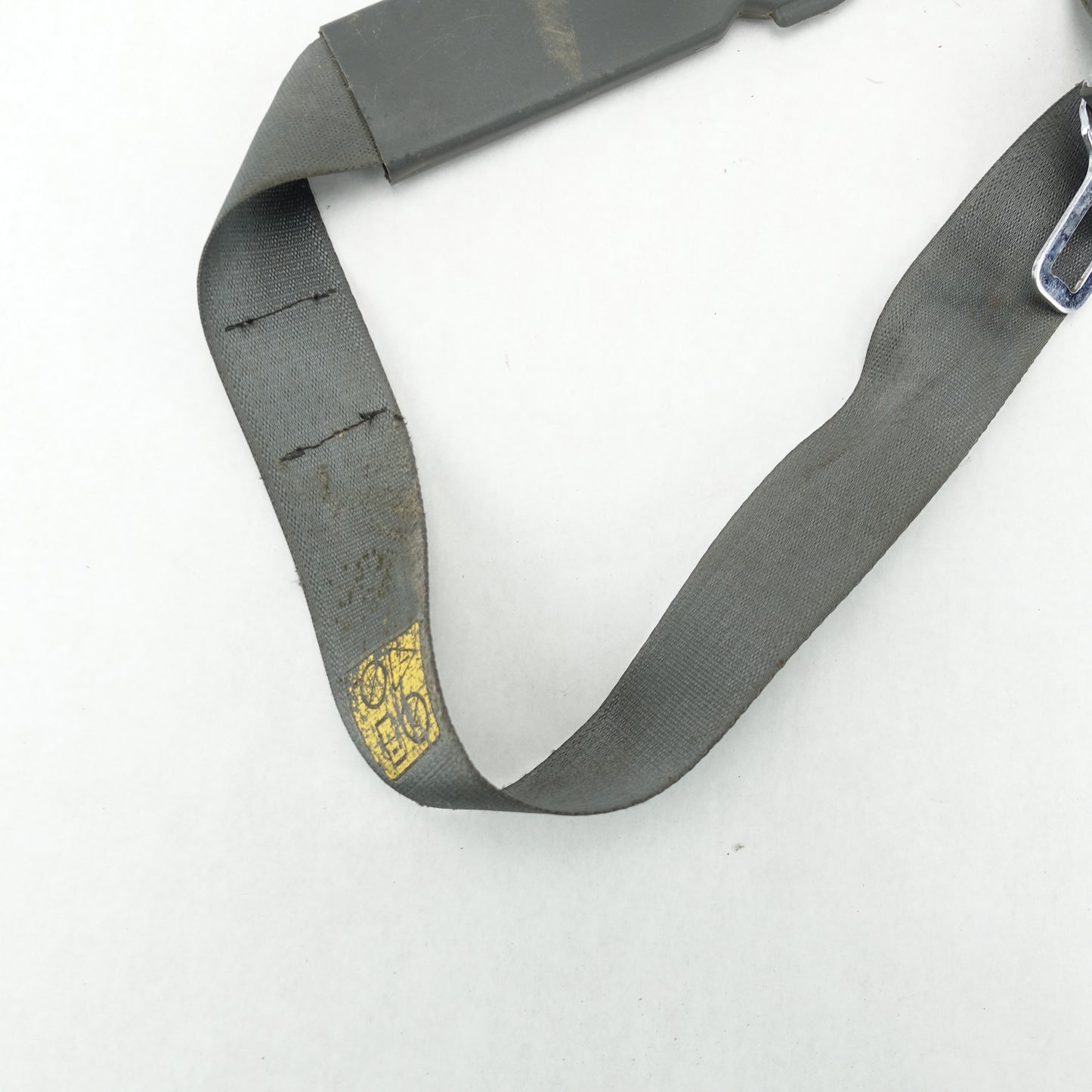 Damage 2003 2004 2005 2006 Silverado Sierra Front Center Jump Seat Belt
