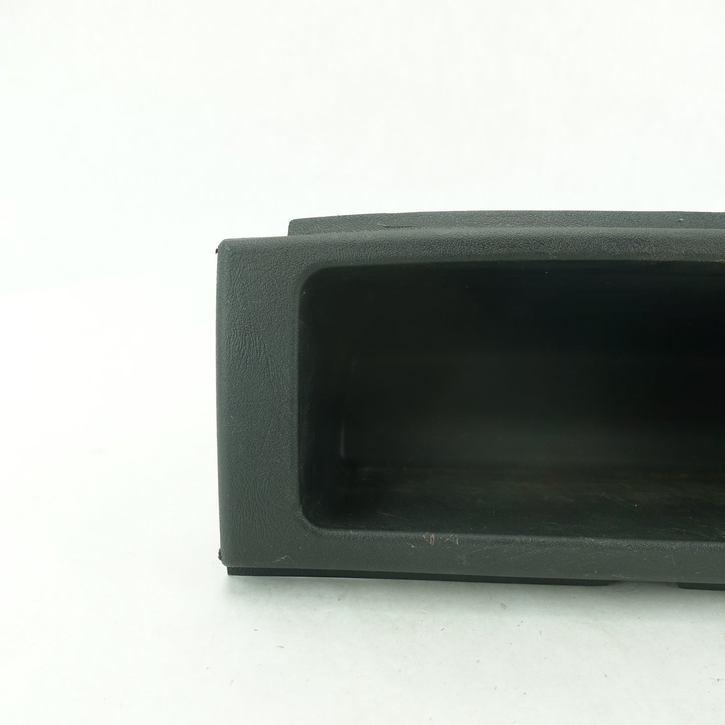 2003 2004 2005 06 GMC Chevy C4500 C5500 Topkick Kodiak Right Dash Glove Box Bin