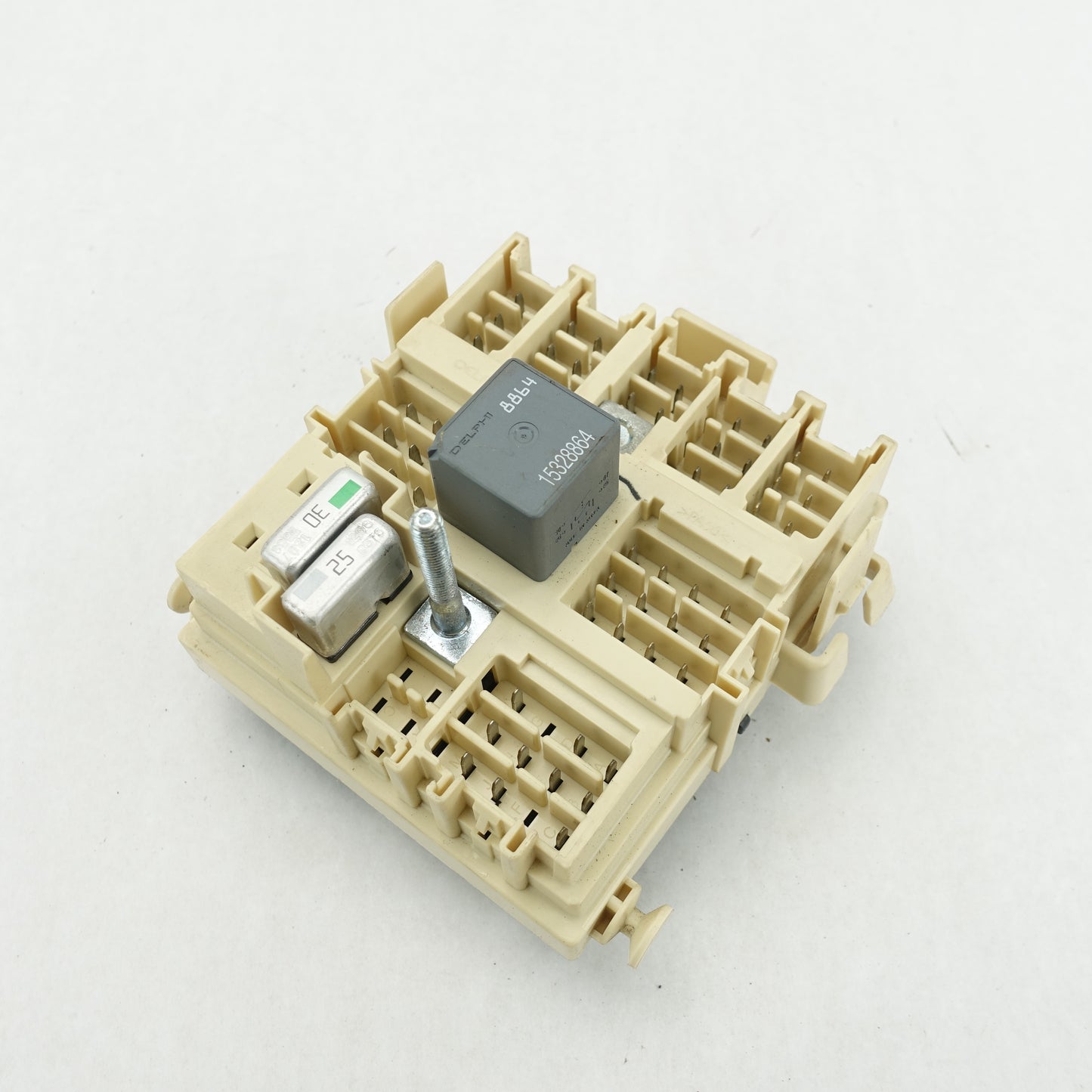 2003 2004 2005 2006 Silverado Sierra Lower Dash/Fire Wall Fuse Junction Box