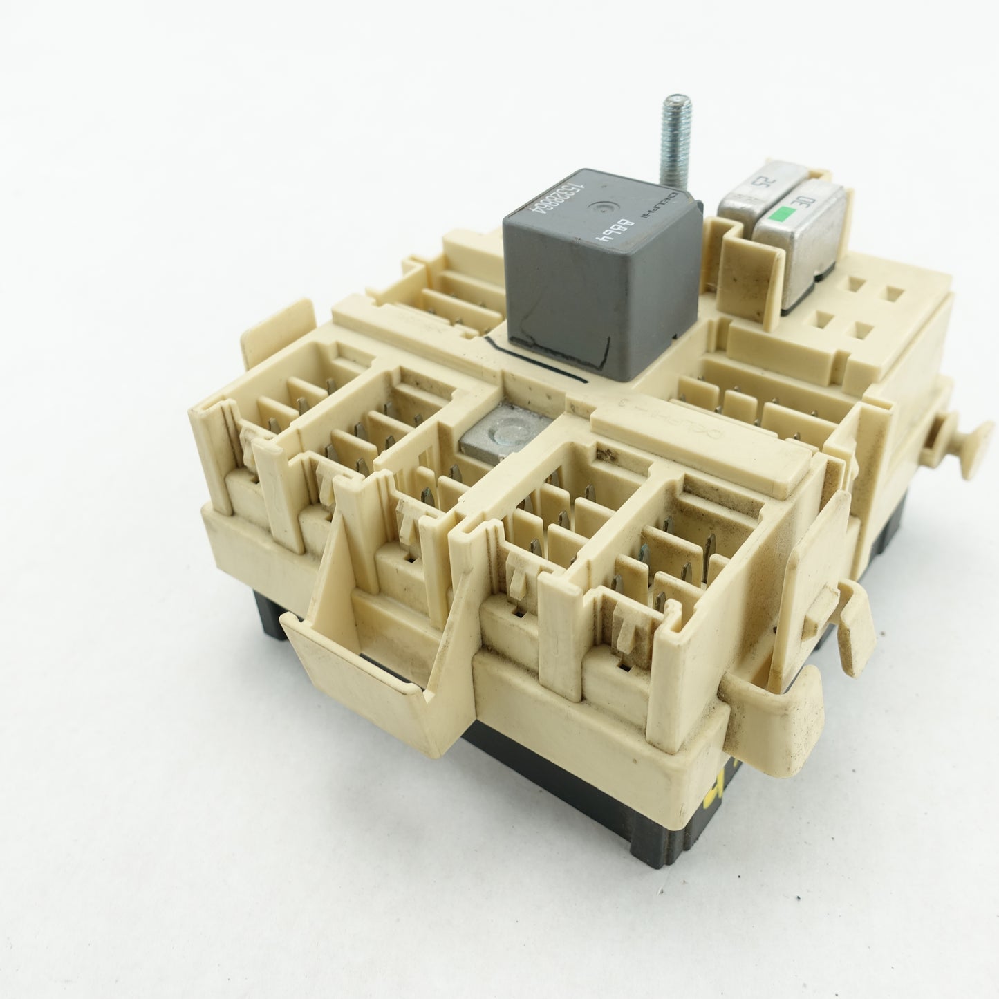 2003 2004 2005 2006 Silverado Sierra Lower Dash/Fire Wall Fuse Junction Box