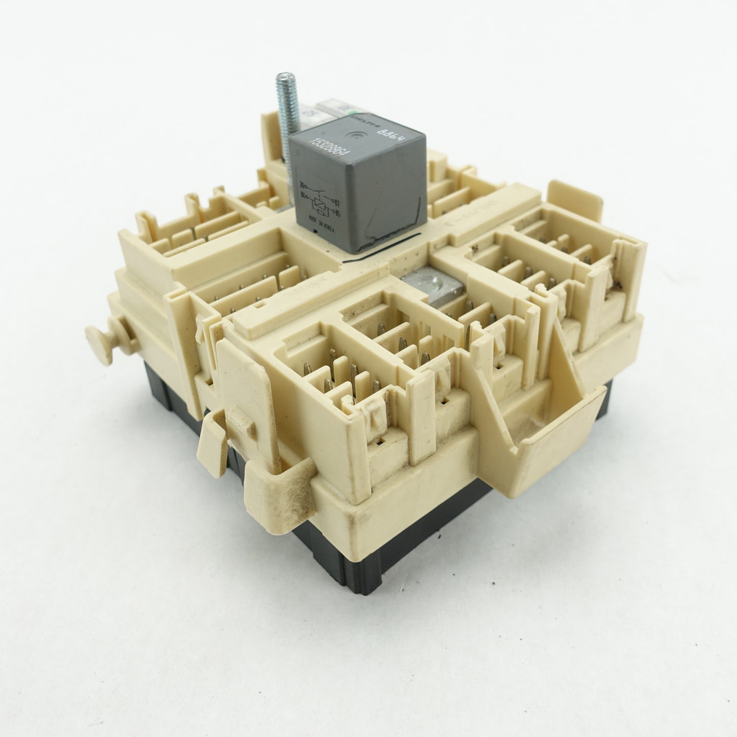 2003 2004 2005 2006 Silverado Sierra Lower Dash/Fire Wall Fuse Junction Box