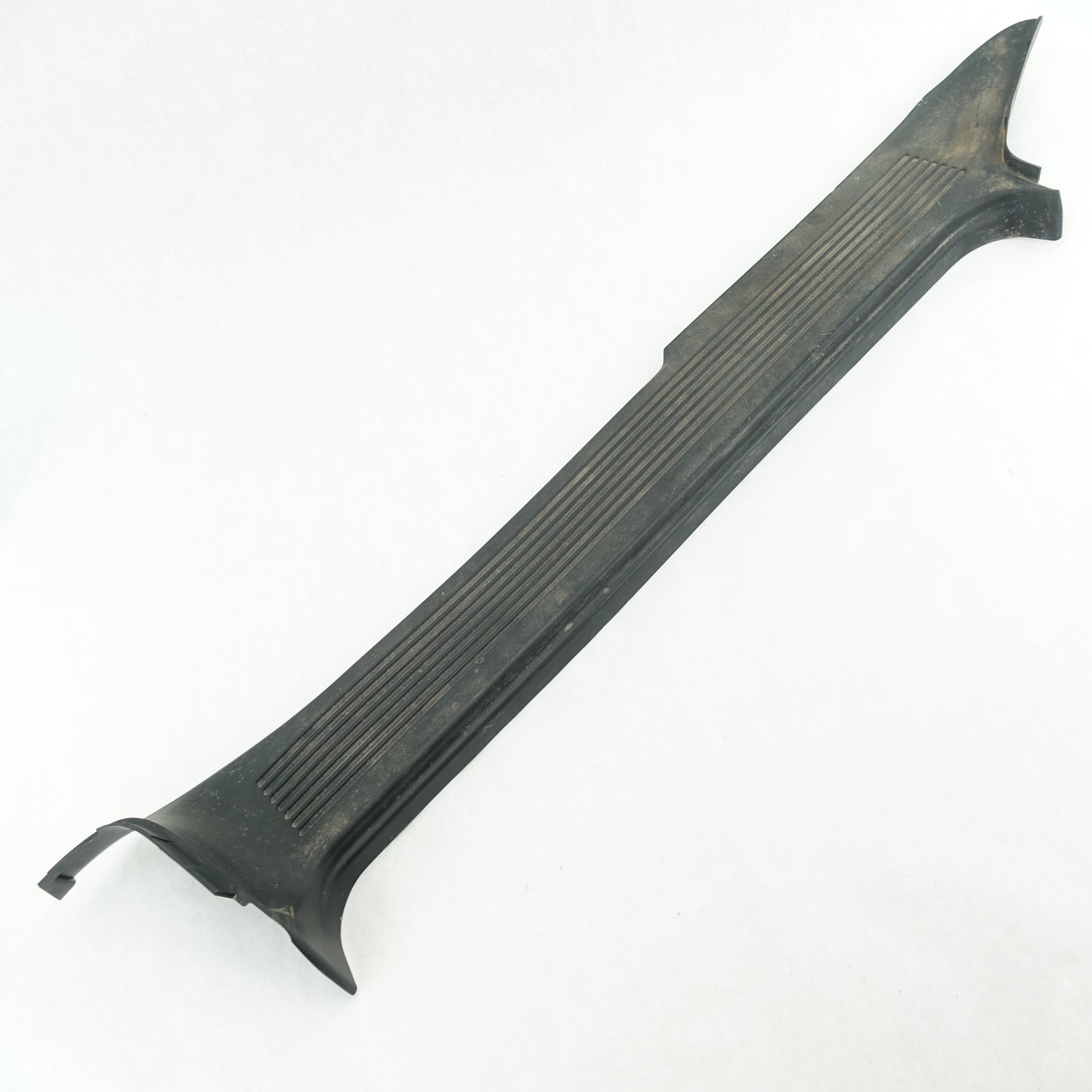 2003 2004 GMC Chevy C4500 C5500 Topkick Kodiak Front Right Sill Scuff Plate Door