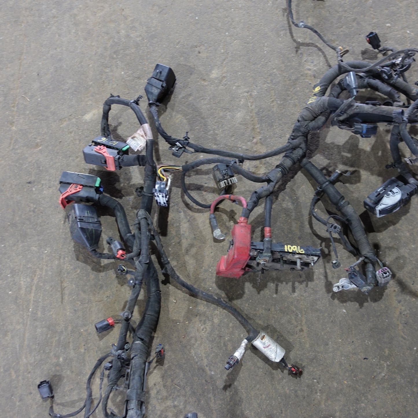 Damage 2019 Ram 2500 3500 6.4L Gas Transmission Wire Harness Loom