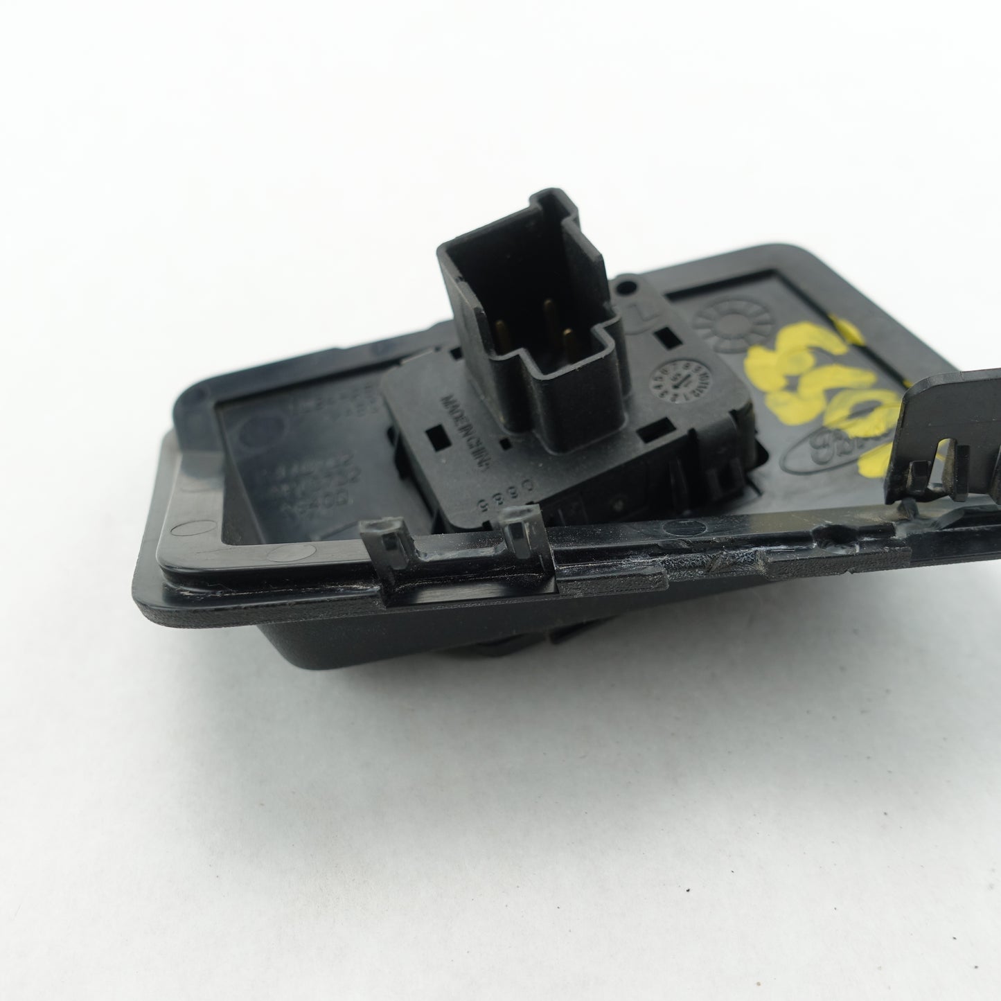 Damage 2011 2012 2013 2014 2015 2016 Ford F250 F350 Dash AC 110V 150W Power Plug