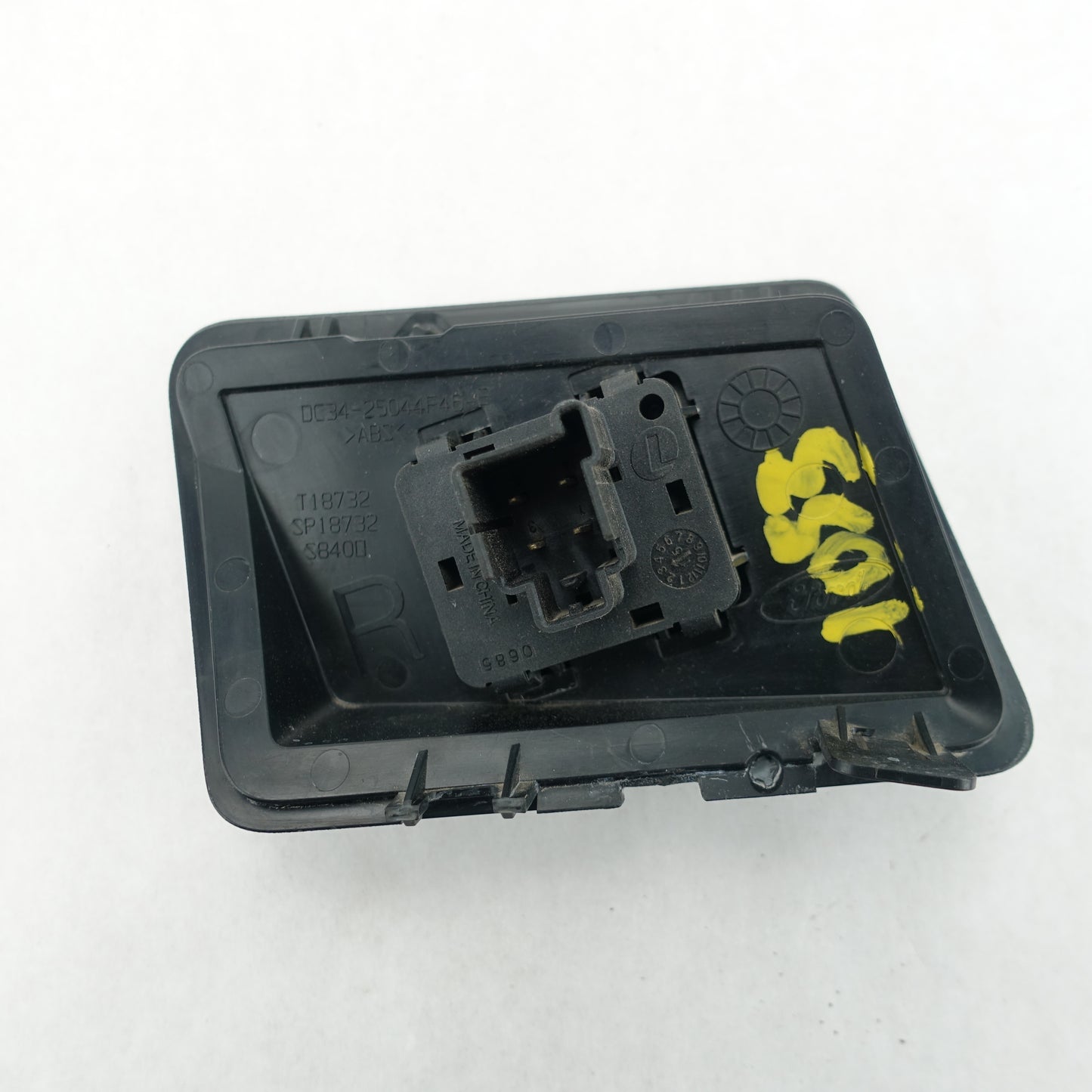 Damage 2011 2012 2013 2014 2015 2016 Ford F250 F350 Dash AC 110V 150W Power Plug