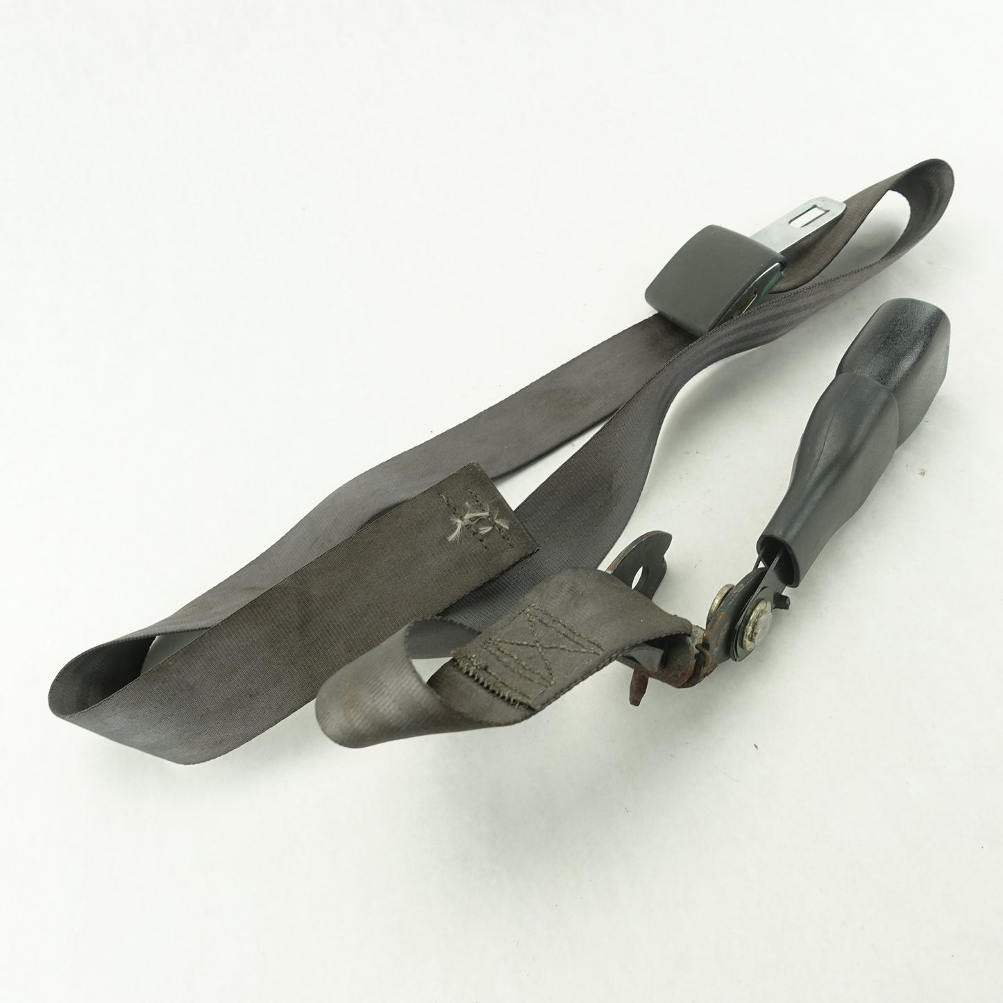 1999 2000 2001 2002 2003 2004 Jeep Grand Cherokee Left Rear Seat Belt Buckle