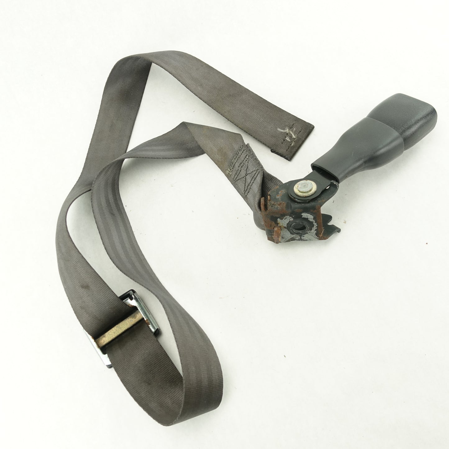 1999 2000 2001 2002 2003 2004 Jeep Grand Cherokee Left Rear Seat Belt Buckle