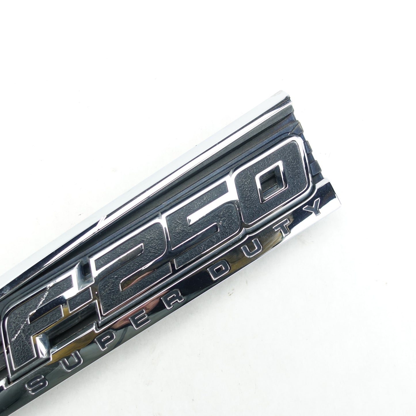 Damage 2011 2012 2013 2014 15 Ford F250 XLT Driver Left Fender Vent Emblem Logo