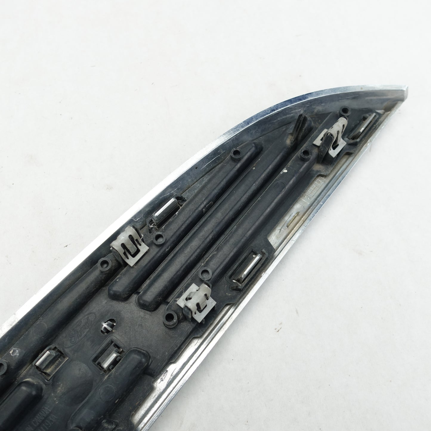 Damage 2011 2012 2013 2014 15 Ford F250 XLT Driver Left Fender Vent Emblem Logo