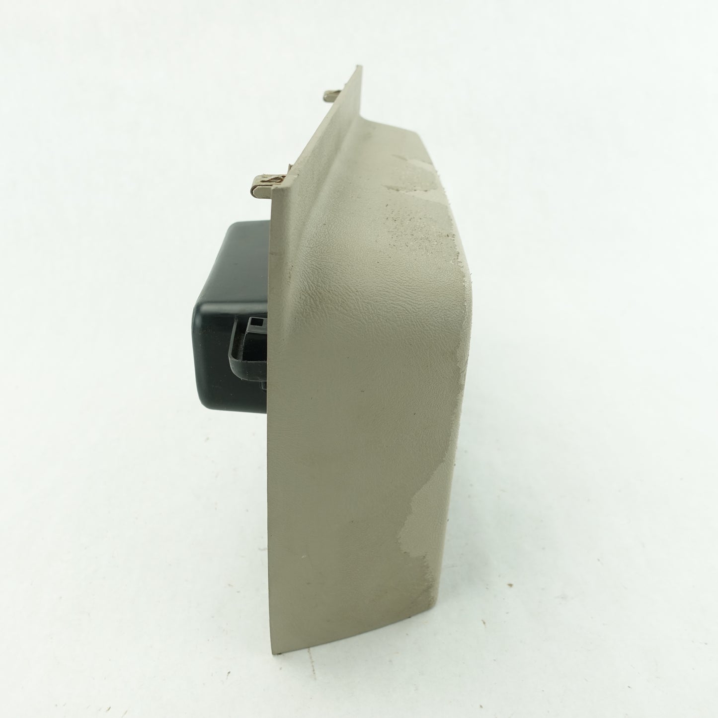 2003 2004 2005 2006 Cadillac Escalade Center Console CD Changer Trim Bezel Clock