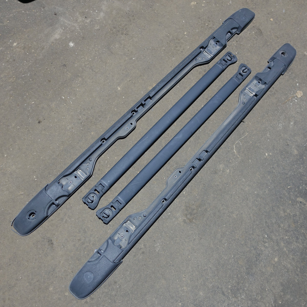 2011-2016 Town & Country Caravan Roof Rack Rail Cross Bars