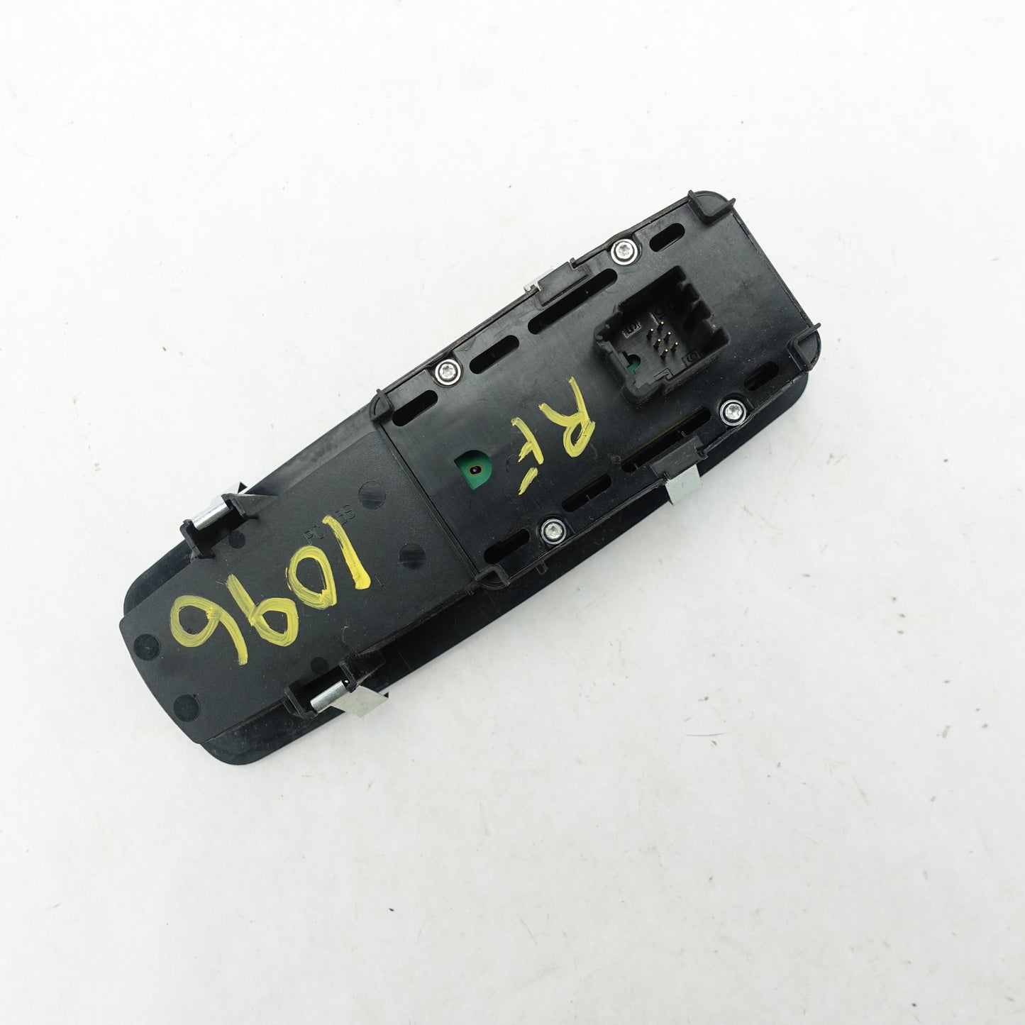 2015 2016 2017 2018 2019 Ram 2500 3500 Passenger Right Front Window Switch