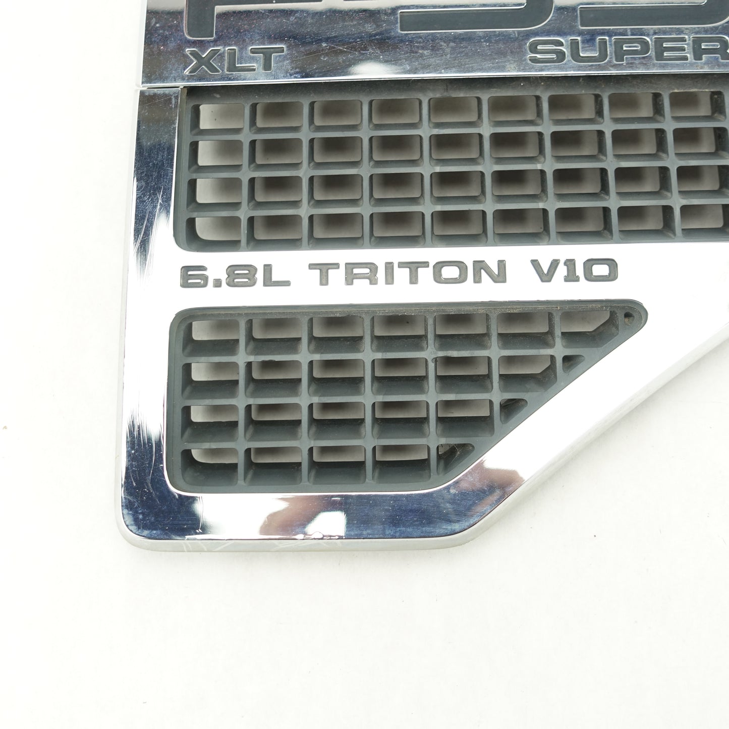 Read 2008 2009 2010 Ford F550 XLT 6.8L Passenger Right Fender Vent Emblem Logo