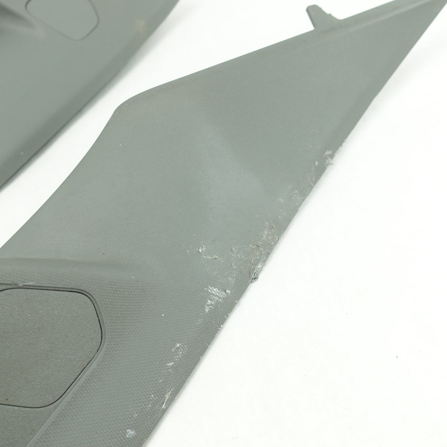 Damage 2020 2021 2022 2023 2024 Silverado Sierra A Pillar Grab Handle Trim Set