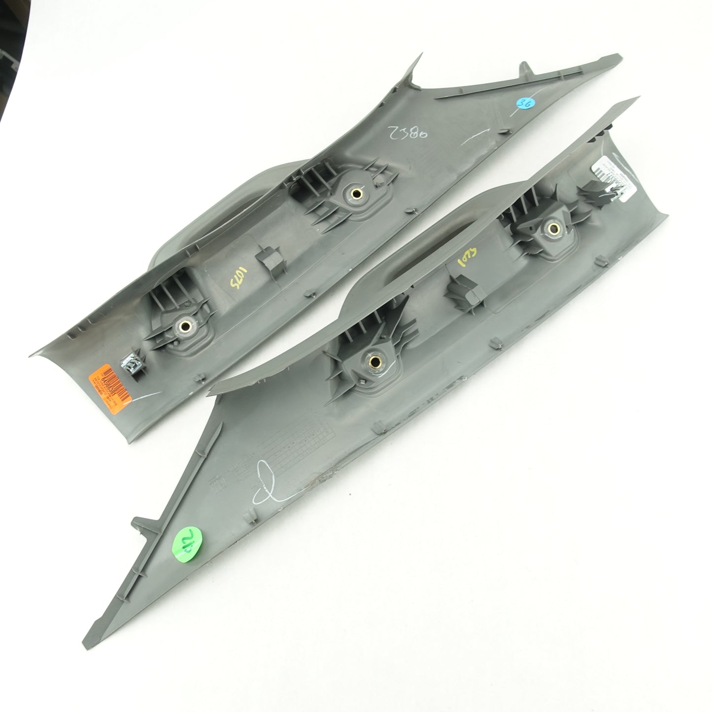 Damage 2020 2021 2022 2023 2024 Silverado Sierra A Pillar Grab Handle Trim Set