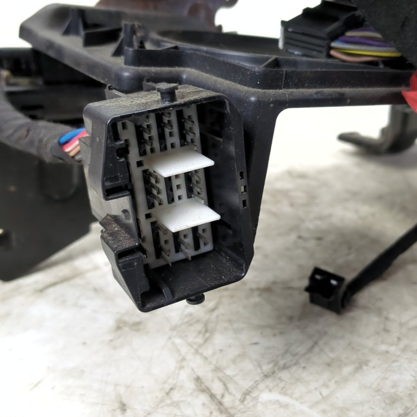 2010 2011 Acadia Enclave Left Driver Power Seat Track Frame Base 8-way Memory