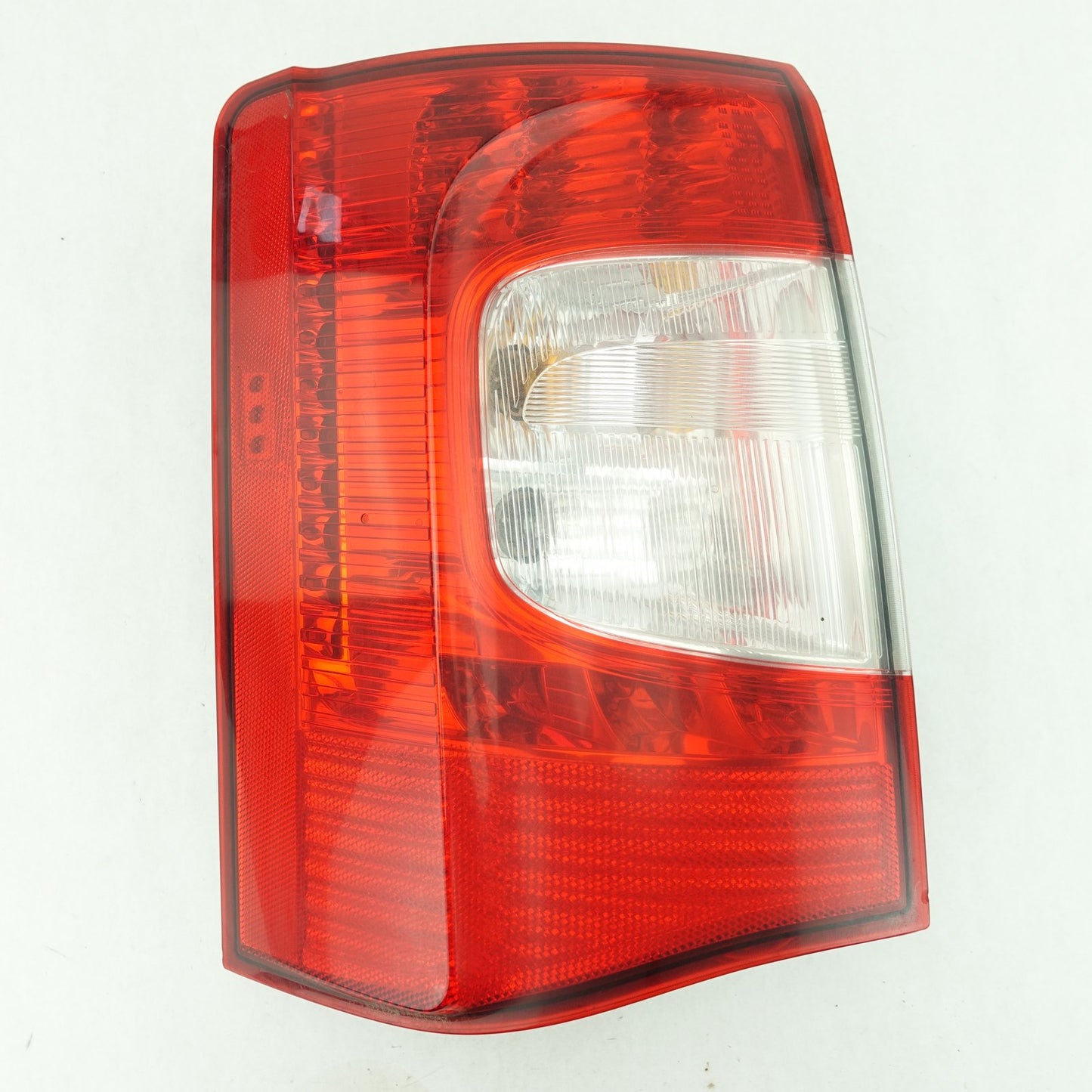 2013 2014 2015 2016 Chrysler Town & Country Left Driver Side Taillight Rear Lamp