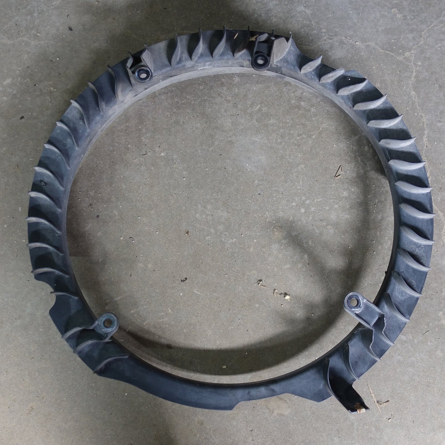 2011 2012 2013 2014 2015 2016 Ford F250 F350 6.7L Fan Shroud Ring