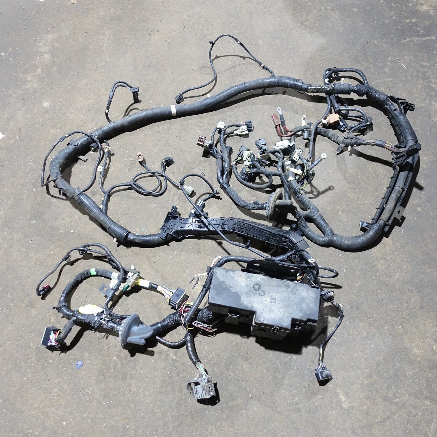 2013 2014 Ford F250 F350 6.7L Engine Fuse Box Bay Wire Harness Loom
