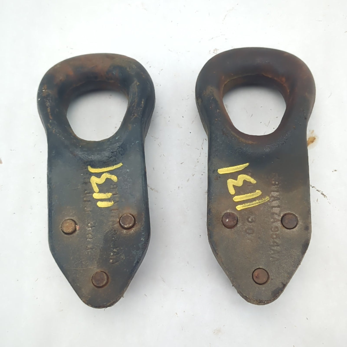 1999 2000 2001 2002 2003 2004 Ford F250 F350 Tow Hook Hooks Left Right Front Set