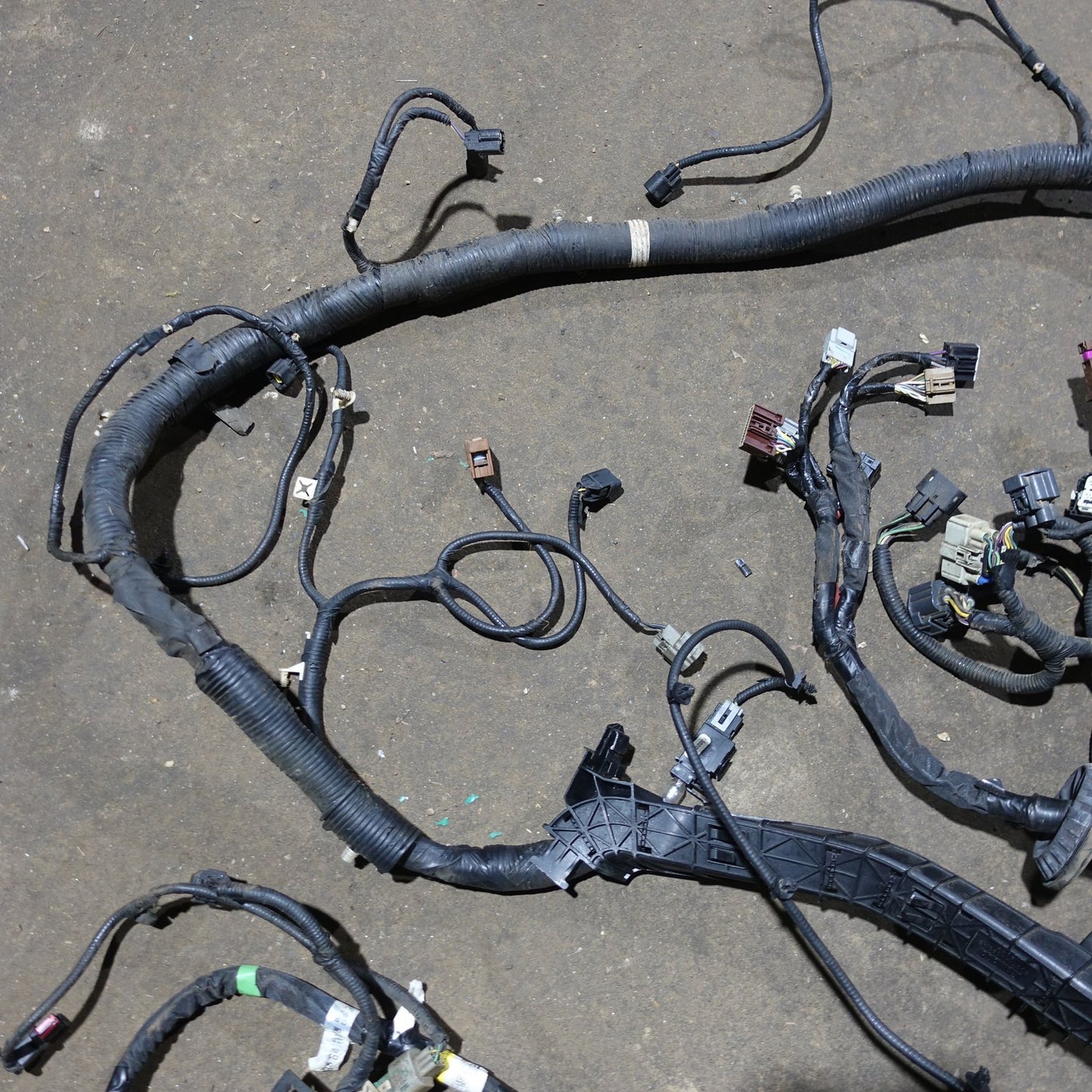 2013 2014 Ford F250 F350 6.7L Engine Fuse Box Bay Wire Harness Loom
