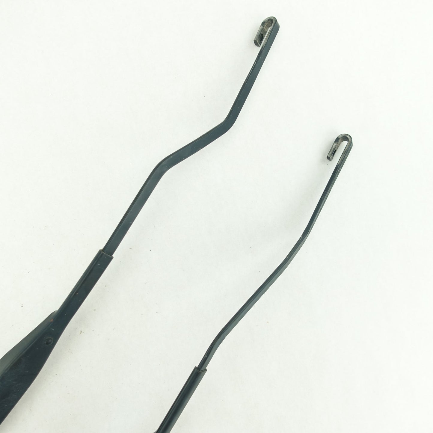 2013 2014 2015 2016 2017 2018 Ram 1500 2500 3500 Windshield Wiper Arm Pair Set