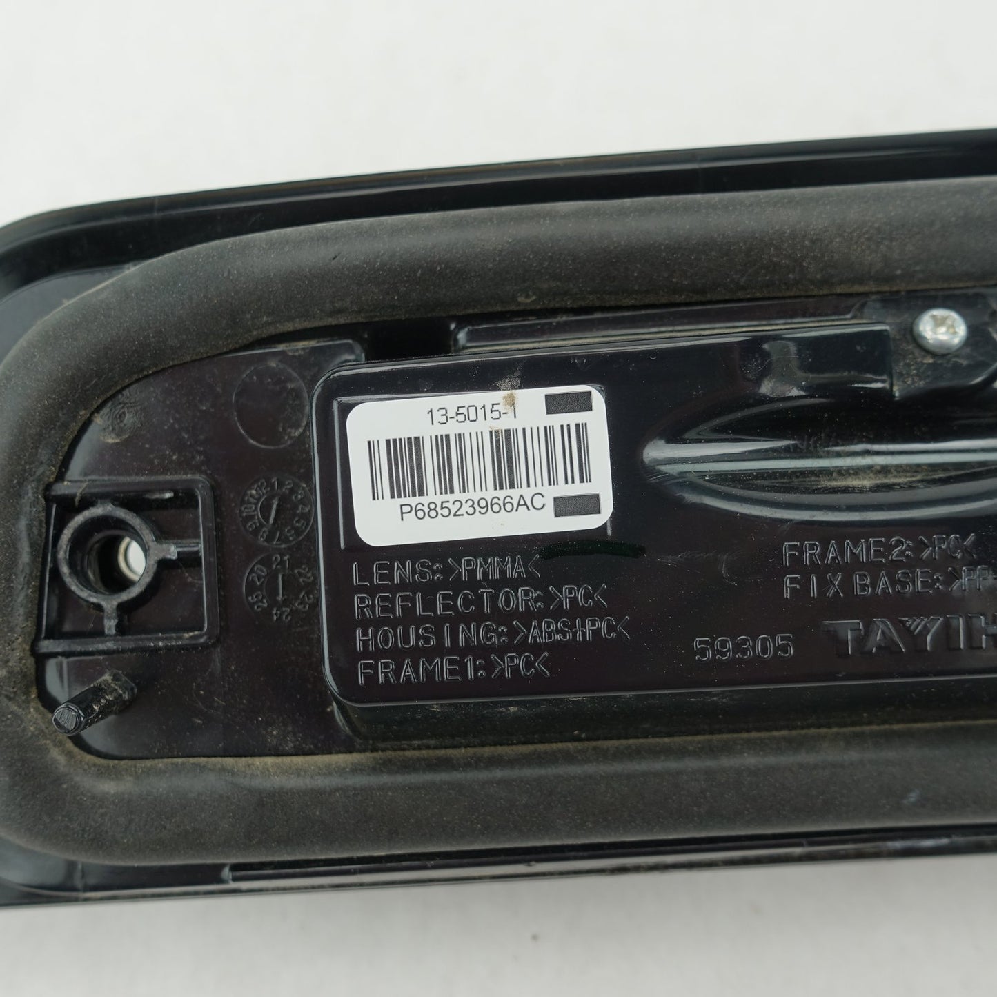 2013 2014 2015 2016 2017 2018 Ram 1500 2500 3500 3rd Third Brake Light Lamp