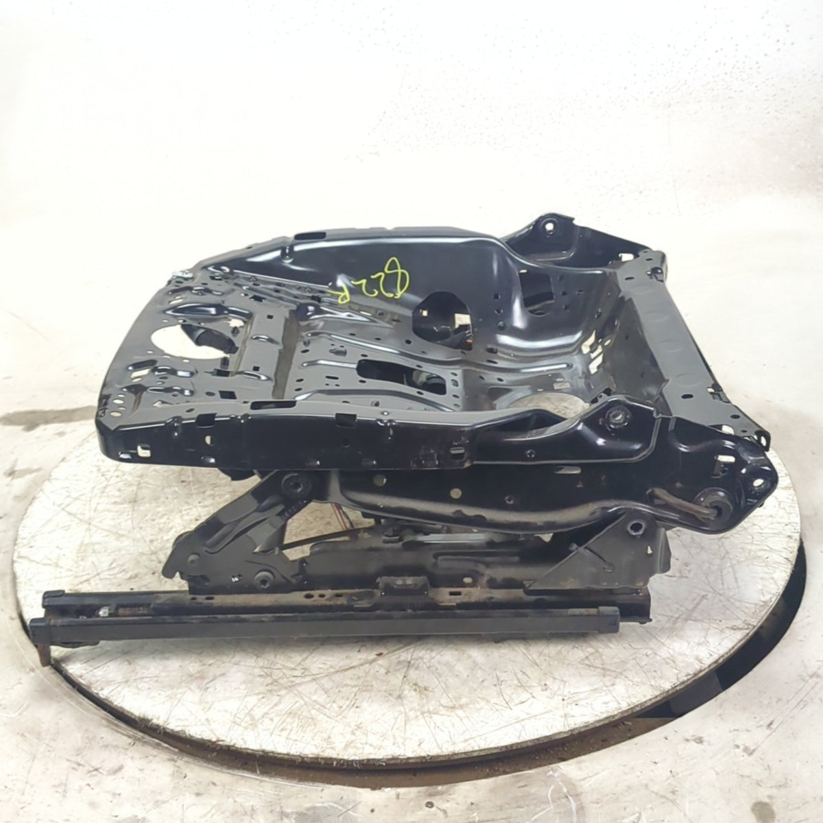 2009 2010 2011 2012 Audi Q5 Right Front Power Seat Frame Track Base