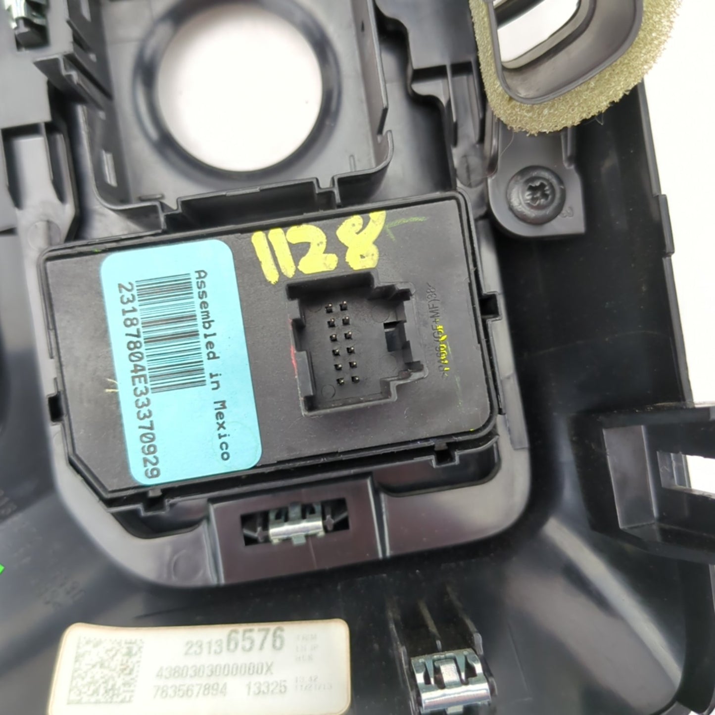 2014 2015 2016 2017 Chevrolet Silverado Headlight Switch With Bezel Vent Panel