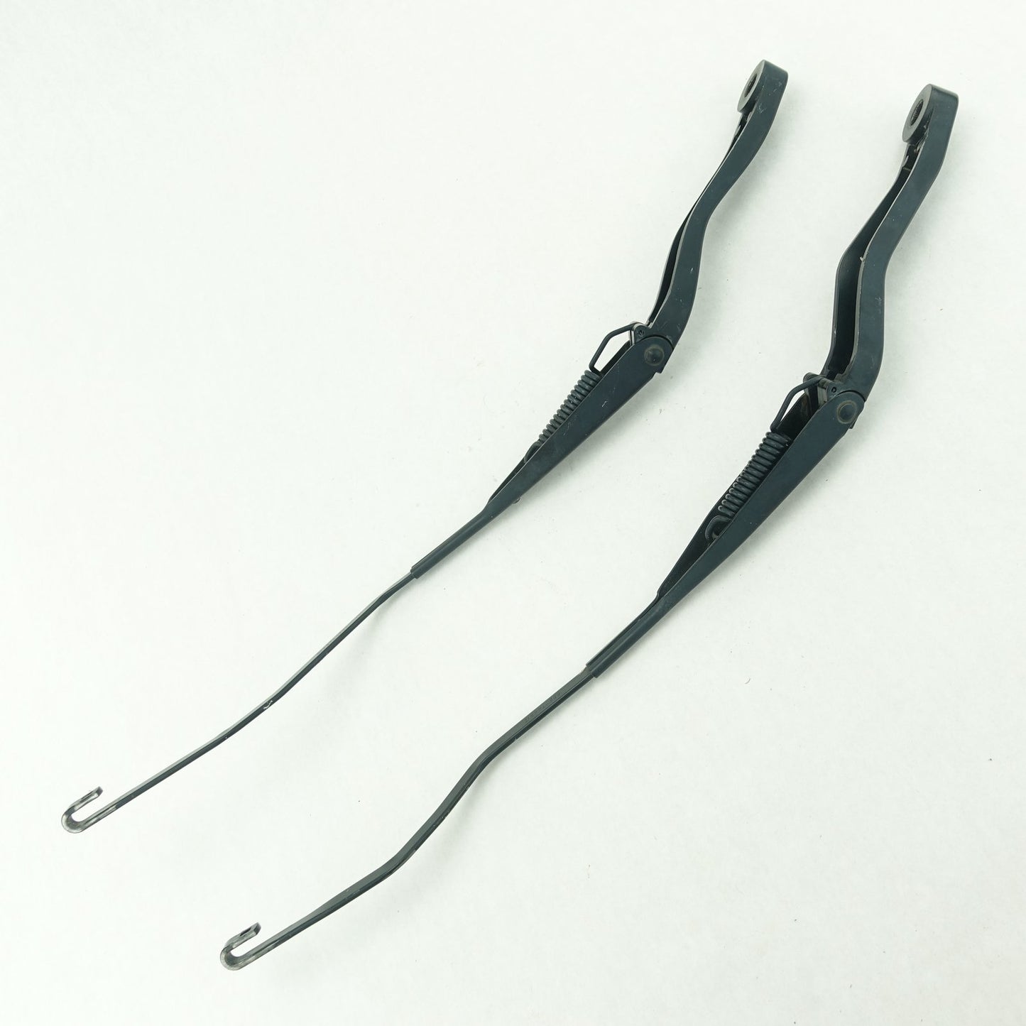 2013 2014 2015 2016 2017 2018 Ram 1500 2500 3500 Windshield Wiper Arm Pair Set