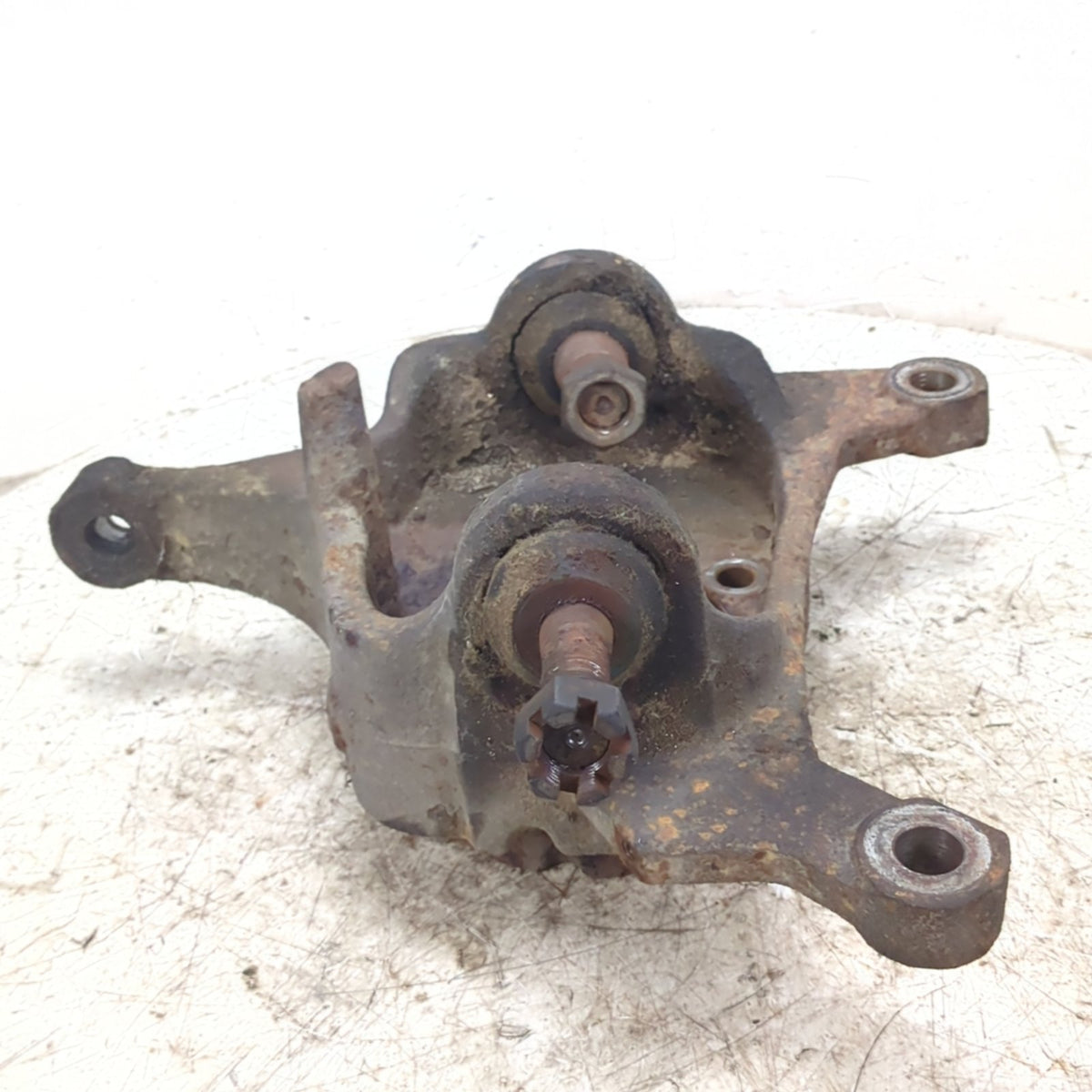 99 2000 2001 2002 Ford F450 F550 Steering Knuckle Spindle Front Driver Left 4x2